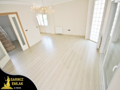 Edremit Güre De Müstakil Bahçeli 3+1 Denize 500 M Satılık Villa Mah