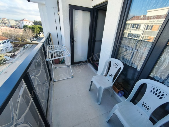 Camikebir Mah. Ezine Satılık Daire |  2+1 Oda | 70M2 3.450.000Tl  Krediye Uygun  | 5. Kat | Doğalgaz(Kombi) | 1 Banyo | 1 Yatak Odası Resim-5