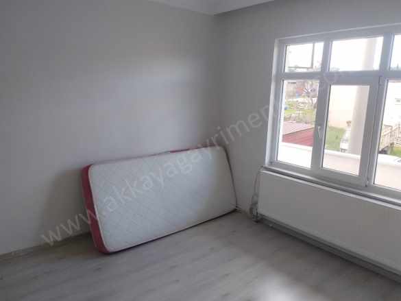 Ezinede Hastaneye Yakın Kiralık Müstakil Ev 1+1 Camikebir Mah