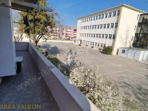 Akkaya Emlaktan Kültür Merkezi Yolunda Kiralık Müstakil Ev 2+1 Ezine Seferşah Mah