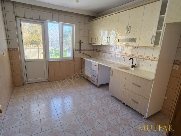 Seferşah Mah. Ezine Kiralık Müstakil Ev |  2+1 Oda | 90M2 Aylık 19.500Tl | 2. Kat | Doğalgaz(Kombi) | 1 Banyo | 1 Yatak Odası Resim-5