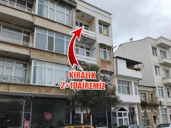 Ezine Gazi Mah Askeriye Yanında Doğalgazlı 2+1 3 Kat Kiralık Daire