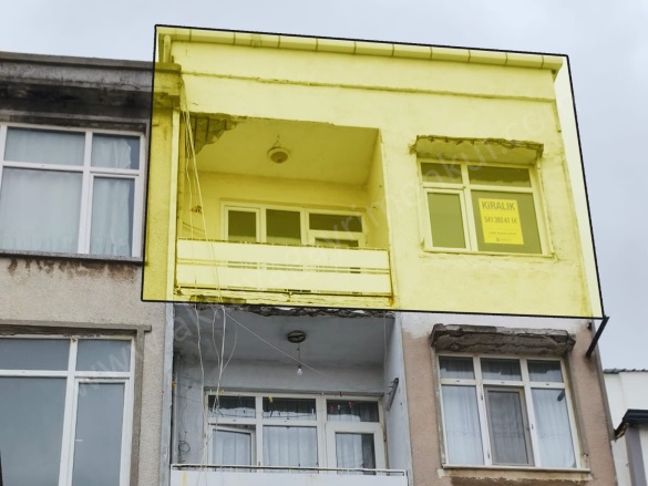 Gazi Mah. Ezine Kiralık Daire |  2+1 Oda | 90M2 Aylık 18.500Tl | 3. Kat | Doğalgaz(Kombi) | 1 Banyo | 2 Yatak Odası Resim-2