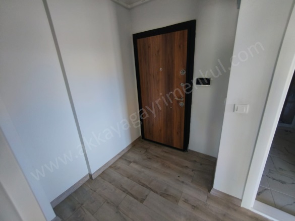 Cumhuriyet Mah. Ezine Kiralık Daire |  2+1 Oda | 80M2 Aylık 21.000Tl | Zemin Kat | Doğalgaz(Kombi) | 1 Banyo | 2 Yatak Odası Resim-4