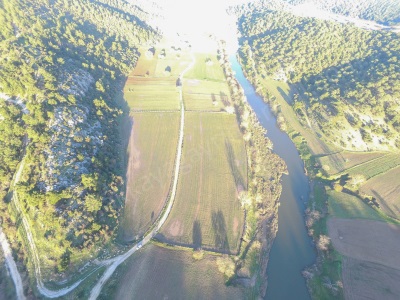 Ezine Derbentbaşında Çay Kenarı Taban Arazi Satılık Tarla Derbentbaşı Köyü