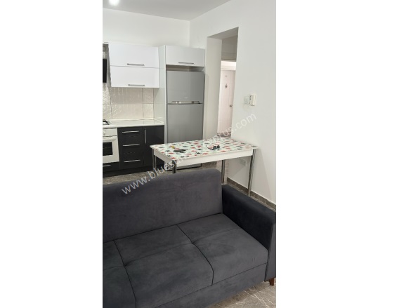 Merkez Gazimağusa Kiralık Daire |  2+1 Oda | 70M2 Yıllık 450£ Eşyalı  | 3. Kat | 1 Banyo | 2 Yatak Odası Resim-3