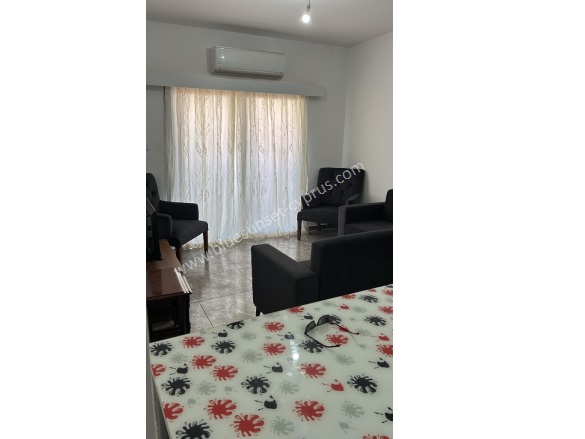 Merkez Gazimağusa Kiralık Daire |  2+1 Oda | 70M2 Yıllık 450£ Eşyalı  | 3. Kat | 1 Banyo | 2 Yatak Odası Resim-4