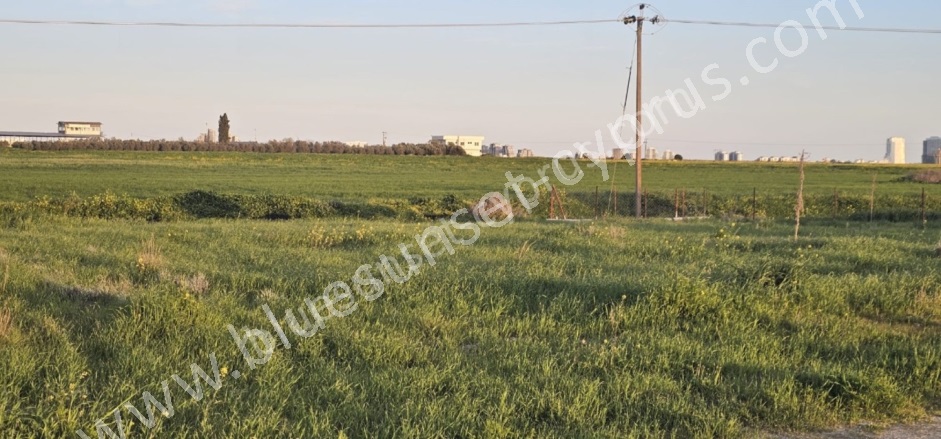 Sınırüstü İskele Satılık Arazi |  760M2 32.000£ Resim-2