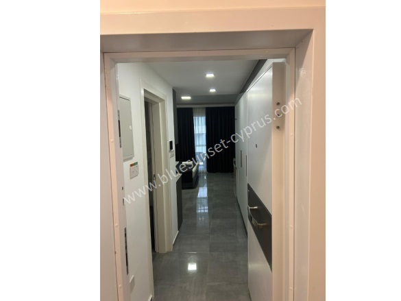 Long Beach İskele Satılık Daire |  1 Oda | 50M2 90.000£ Eşyalı  | 1. Kat | Klima | 1 Banyo | 1 Yatak Odası Resim-3