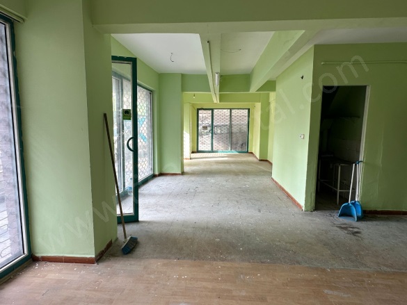 Hürriyet Mah. Bağcılar Kiralık Dükkan & Mağaza |  1 Oda | 130M2 Aylık 32.500Tl  Krediye Uygun  | Giriş Katı Resim-2
