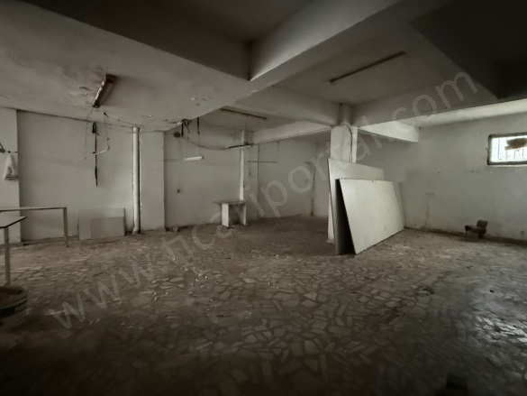 15 Temmuz Mah. Bağcılar Kiralık Atölye |  1 Oda | 150M2 Aylık 19.500Tl | Yarı Bordum Resim-3