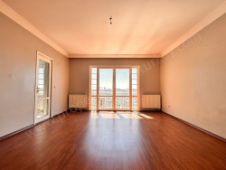 Bağcılar Güneşli Mah. Satılık Daire 3+1 125 M2 | 7. Kat | Doğalgaz(Kombi) | 2 Banyo | 1 Yatak Odası