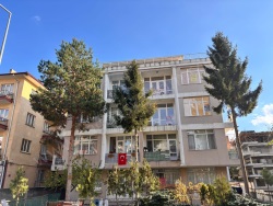 Çankaya Kültür Mah. Kiralık Daire 3+1 130 M2 | 2. Kat | Doğalgaz(Kombi) | 1 Banyo