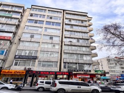 Çankaya Kızılay Mah. Satılık Ofis / Büro 3 400 M2 | 8. Kat | Doğalgaz(Kombi) | 2 Banyo