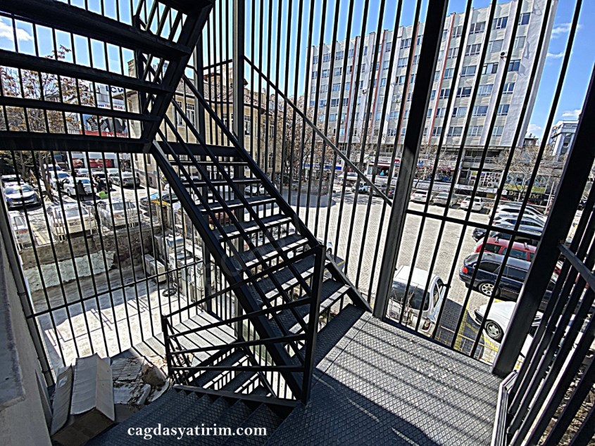 ÇAĞDAŞ TAN KIZILAY İZMİR CAD. ÖN CEPHE KİRALIK 3+1 İŞYERİ