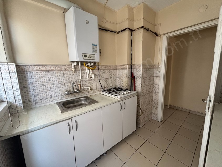 ÇAĞDAŞ TAN KIZILAY MİTHATPAŞA DA KİRALIK ÖN CEPHE 3+1 OFİS