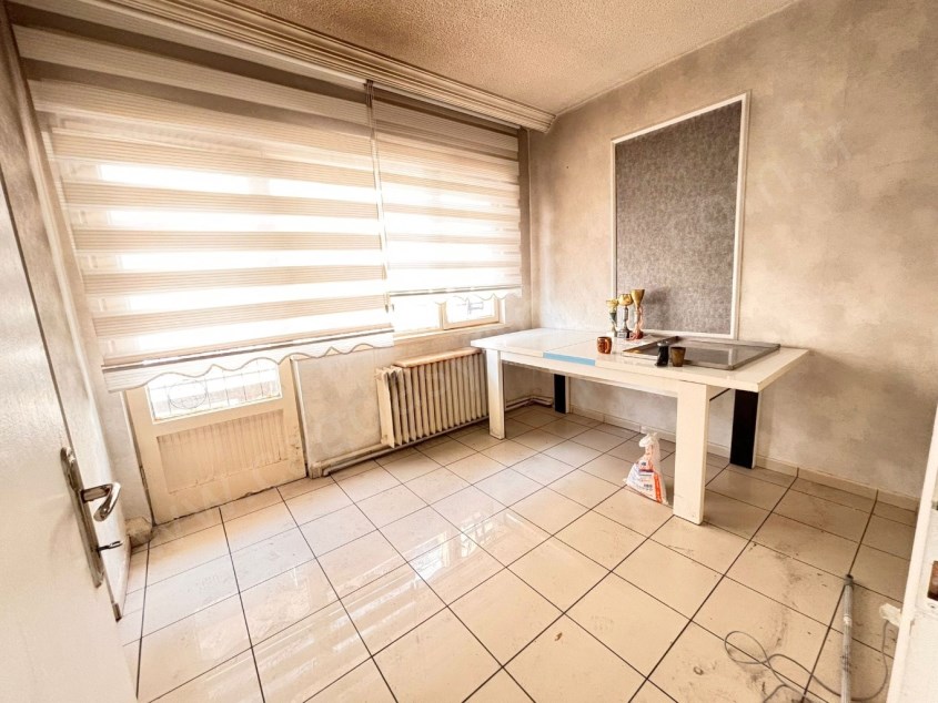 ÇAĞDAŞ TAN KIZILAY MİTHATPAŞA DA KİRALIK ÖN CEPHE 3+1 OFİS