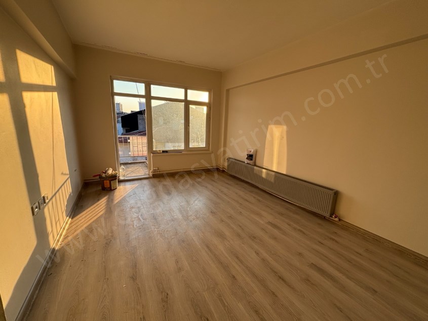 ÇAĞDAŞ TAN KOLEJ METROSUNA 5. BİNA DA KATTA 2+1 KİRALIK DAİRE