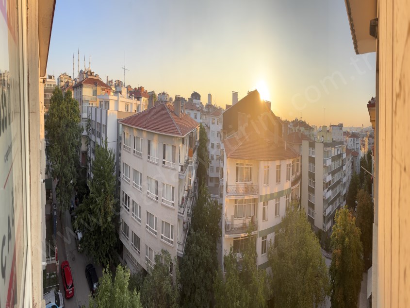 ÇAĞDAŞ TAN KOLEJ METROSUNA 5. BİNA DA KATTA 2+1 KİRALIK DAİRE