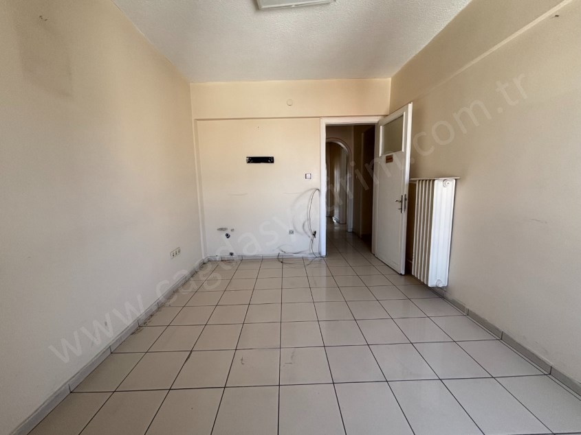 ÇAĞDAŞ TAN KIZILAY MİTHATPAŞA DA KİRALIK DAİRE