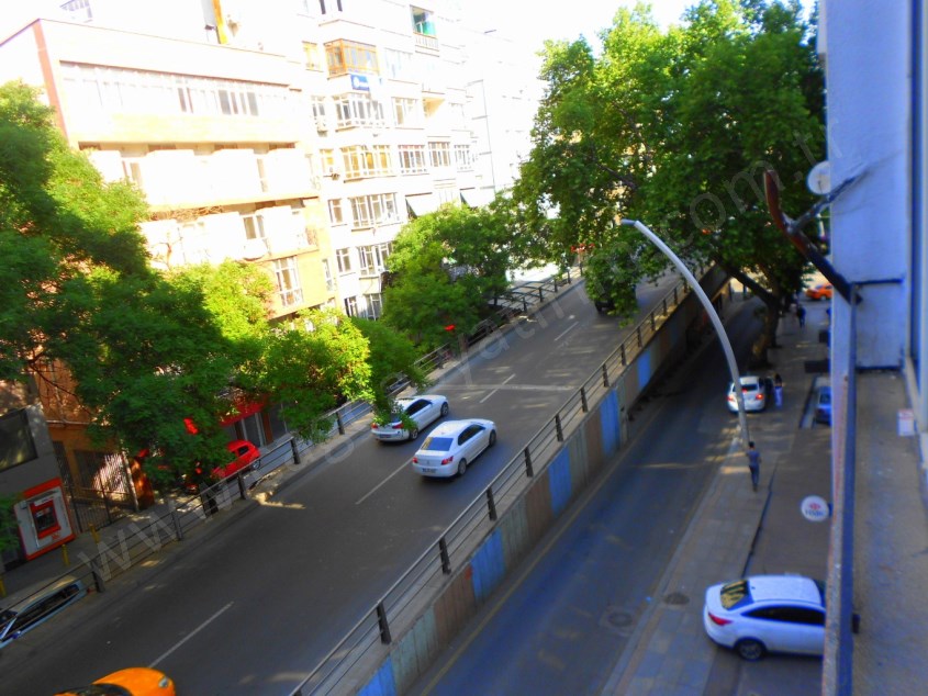 ÇAĞDAŞ TAN KIZILAY MİTHATPAŞA DA KİRALIK DAİRE