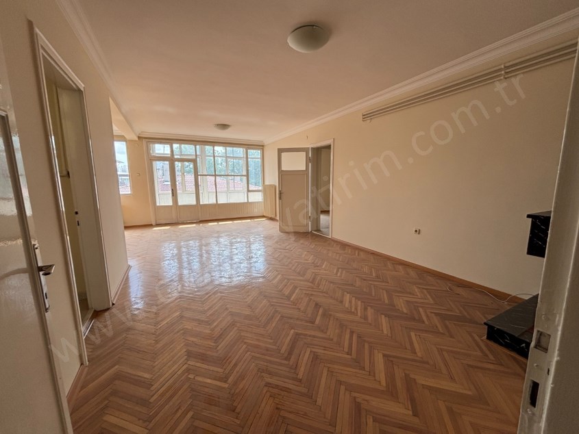 ÇAĞDAŞ TAN KIZILAY, MİTHATPAŞA CAD. ÜZERİNDE KİRALIK 2+1 BÜYÜK OFİS