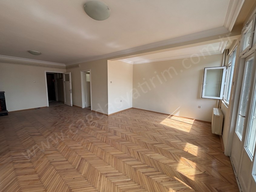 ÇAĞDAŞ TAN KIZILAY, MİTHATPAŞA CAD. ÜZERİNDE KİRALIK 2+1 BÜYÜK OFİS