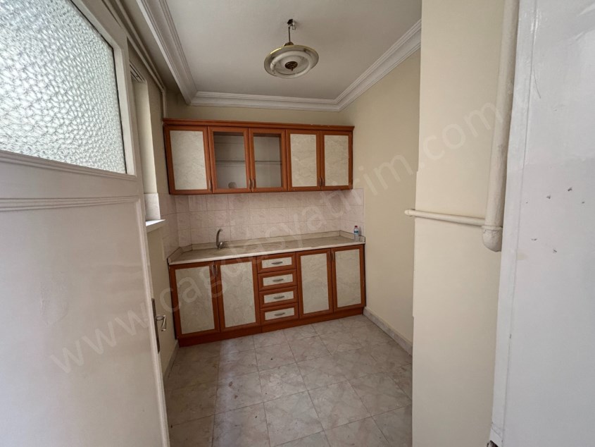 ÇAĞDAŞ TAN KIZILAY, MİTHATPAŞA CAD. ÜZERİNDE KİRALIK 2+1 BÜYÜK OFİS
