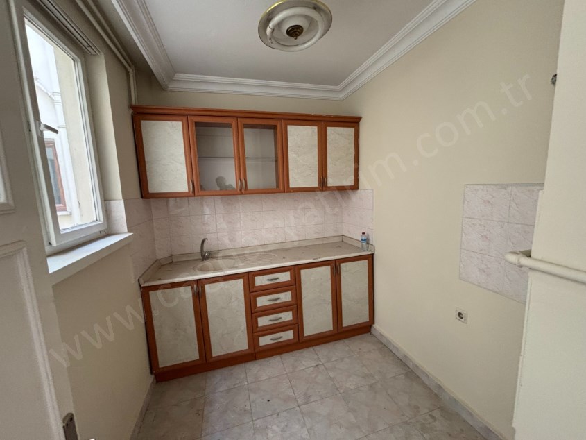 ÇAĞDAŞ TAN KIZILAY, MİTHATPAŞA CAD. ÜZERİNDE KİRALIK 2+1 BÜYÜK OFİS