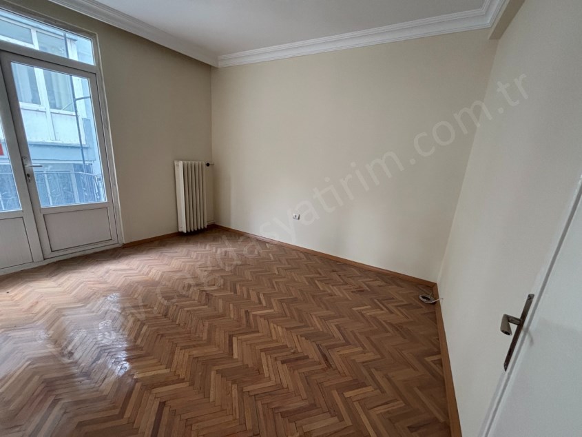 ÇAĞDAŞ TAN KIZILAY, MİTHATPAŞA CAD. ÜZERİNDE KİRALIK 2+1 BÜYÜK OFİS