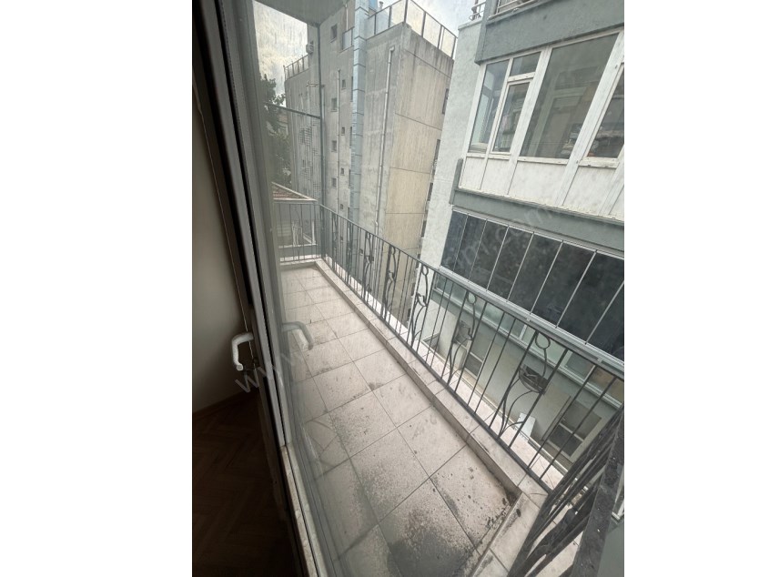 ÇAĞDAŞ TAN KIZILAY, MİTHATPAŞA CAD. ÜZERİNDE KİRALIK 2+1 BÜYÜK OFİS