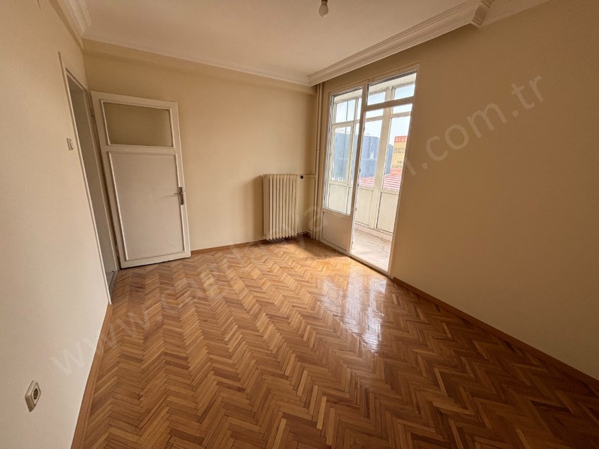 ÇAĞDAŞ TAN KIZILAY, MİTHATPAŞA CAD. ÜZERİNDE KİRALIK 2+1 BÜYÜK OFİS