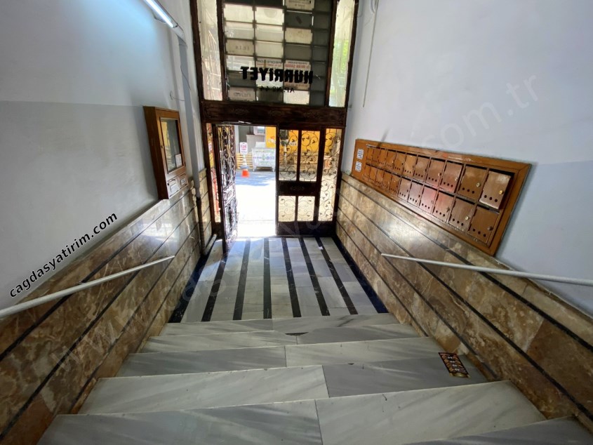 ÇAĞDAŞ TAN KIZILAY, MİTHATPAŞA CAD. ÜZERİNDE KİRALIK 2+1 BÜYÜK OFİS