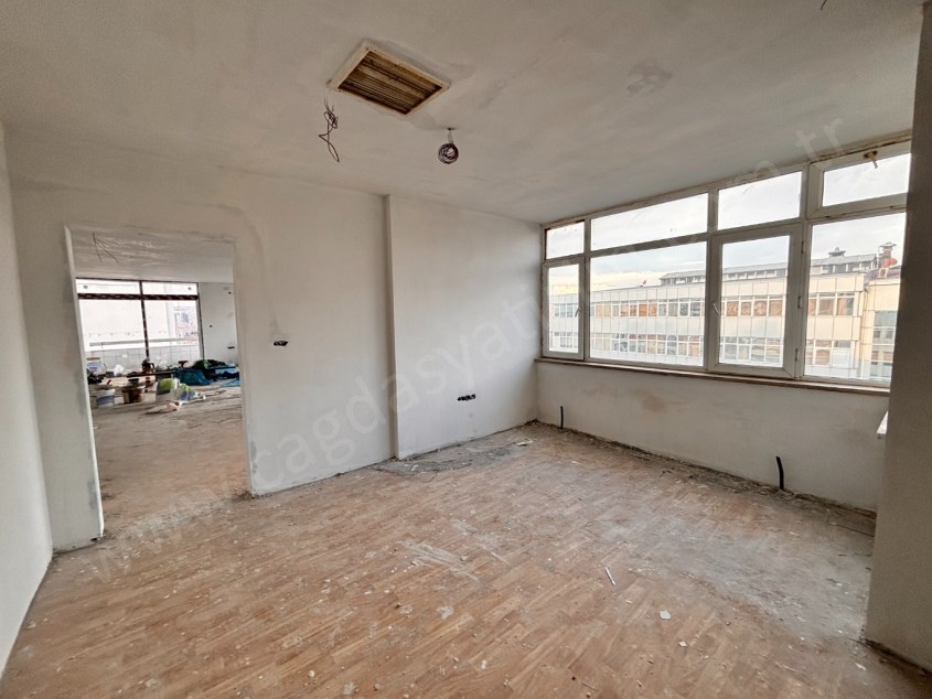 ÇAĞDAŞ TAN SATILIK KIZILAY DA 350M2 AÇIK ALAN İŞYERİ