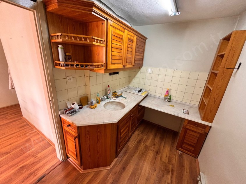 ÇAĞDAŞ TAN KİRALIK MİTHATPAŞA CAD. ÜZERİNDE ÖN CEPHE 2+1 OFİS