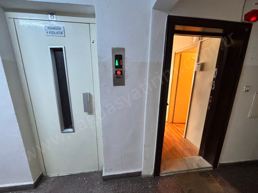 ÇAĞDAŞ TAN KİRALIK MİTHATPAŞA CAD. ÜZERİNDE ÖN CEPHE 2+1 OFİS