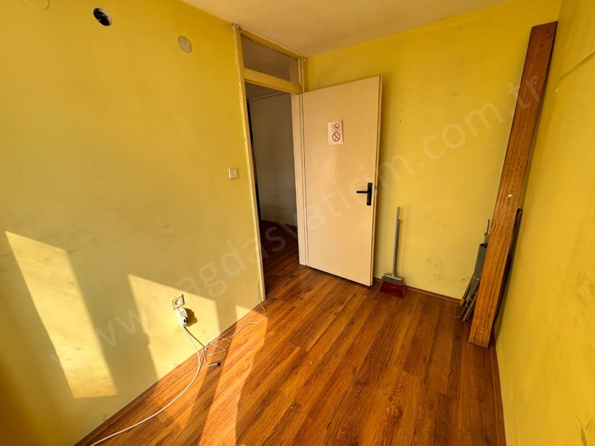 ÇAĞDAŞ TAN KİRALIK MİTHATPAŞA CAD. ÜZERİNDE ÖN CEPHE 2+1 OFİS