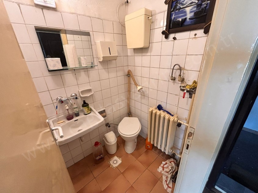 ÇAĞDAŞ TAN KİRALIK MİTHATPAŞA CAD. ÜZERİNDE ÖN CEPHE 2+1 OFİS