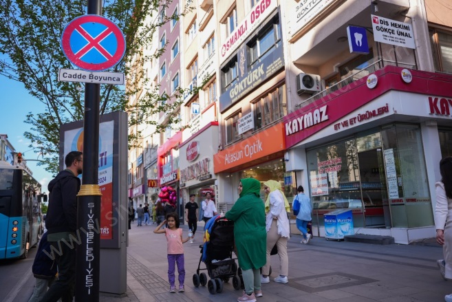 Örtülüpınar Mah. Sivas Satılık Daire |  3+1 Oda | 135M2 4.100.000Tl | 7. Kat | Doğalgaz(Kombi) | 1 Banyo | 1 Yatak Odası Resim-3