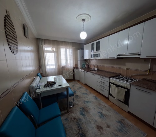 Yeni Mah. Sivas Satılık Daire |  5+1 Oda | 250M2 3.500.000Tl  Krediye Uygun  | 3. Kat | Doğalgaz(Kombi) | 3 Banyo | 4 Yatak Odası Resim-3