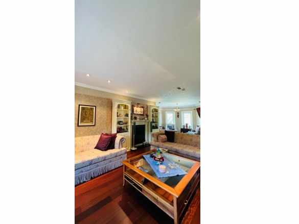 Kemerburgaz Havuzlu Müstakil 5+1 Satılık Villa Eyüpsultan Göktürk Merkez Mah