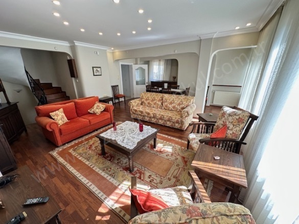 Göktürk Merkez Mah. Eyüpsultan Satılık Villa |  3+2 Oda | 230M2 34.900.000Tl  Krediye Uygun  | Villa | Doğalgaz(Kombi) | 3 Banyo | 3 Yatak Odası Resim-2