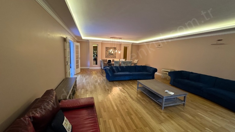 Göktürk Merkez Mah. Eyüpsultan Satılık Daire |  3+1 Oda | 160M2 42.000.000Tl  Krediye Uygun  Eşyalı  | Bahçe Katı | Doğalgaz(Kombi) | 3 Banyo | 3 Yatak Odası Resim-1