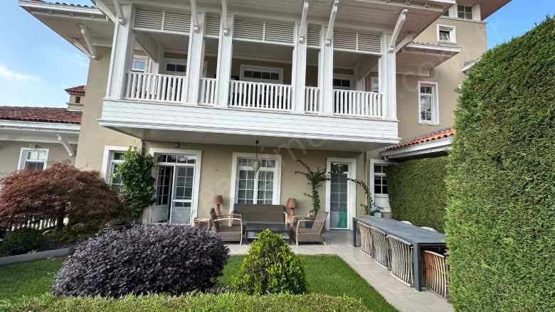 Dnz Gayrimenkul A Ş Kemer Country De Bahçeli 3 5+1 Satılık Daire Eyüpsultan Göktürk Merkez Mah