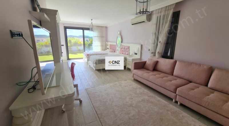 Dnz A Ş izmir Urla Atatürk Mah 4000 M2 Arsada Malikhane 6+1 Satılık Müstakil Ev