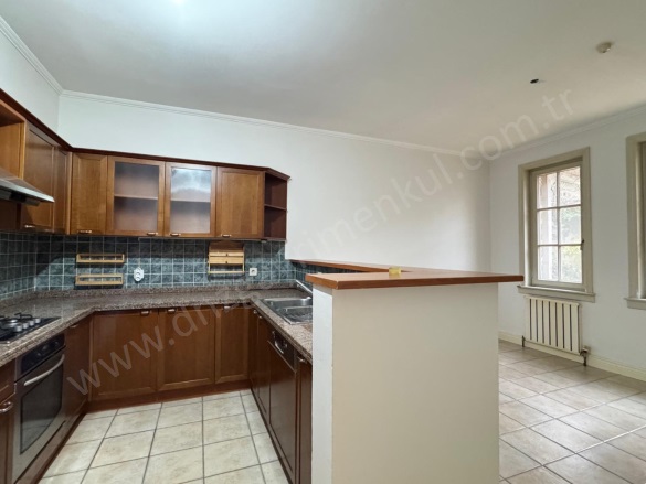Göktürk Merkez Mah. Eyüpsultan Kiralık Villa |  3+1 Oda | 225M2 Aylık 175.000Tl  Krediye Uygun  | 1. Kat | Merkezi Isınma(Pay Ölçer) | 2 Banyo | 3 Yatak Odası Resim-5