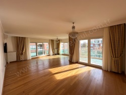 Eyüpsultan Göktürk Merkez Mah. Kiralık Daire 4+1 215 M2 | 2. Kat | Merkezi Isınma(Pay Ölçer)