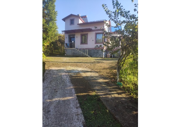 Balçıkbelen Mah. Tirebolu Satılık Villa |  2+1 Oda | 4500M2 9.750.000Tl  Krediye Uygun  Eşyalı  | Kat Kaloriferi | 2 Banyo | 2 Yatak Odası Resim-1