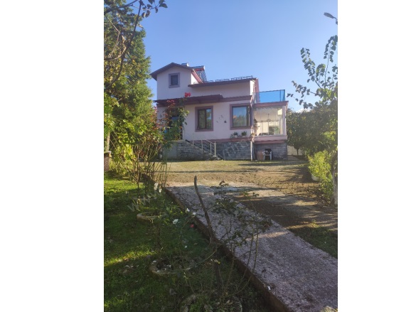 Balçıkbelen Mah. Tirebolu Satılık Villa |  2+1 Oda | 4500M2 9.750.000Tl  Krediye Uygun  Eşyalı  | Kat Kaloriferi | 2 Banyo | 2 Yatak Odası Resim-5