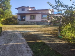 Tirebolu Balçıkbelen Mah. Satılık Villa 2+1 4500 M2 | Kat Kaloriferi | 2 Banyo | 2 Yatak Odası